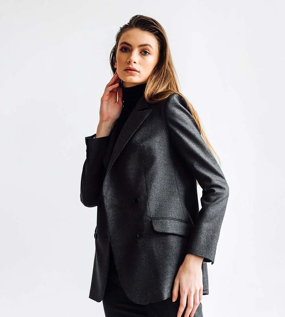 clothingstore2-woman-pic11a