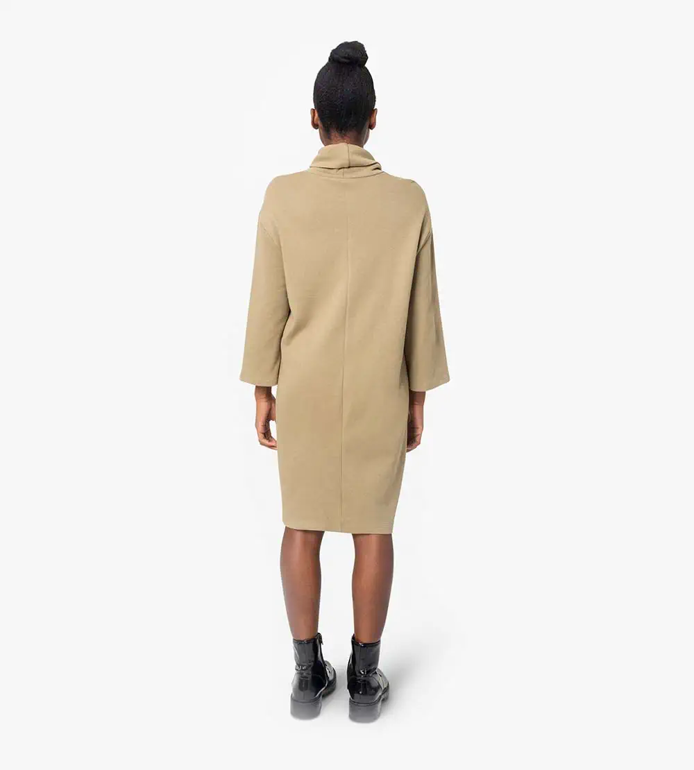 clothingstore2-woman-pic2a