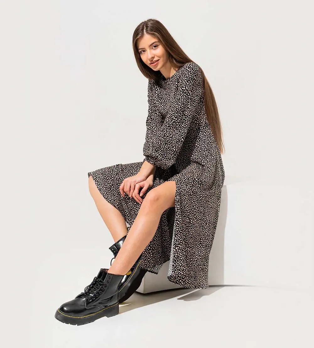 clothingstore2-woman-pic5c